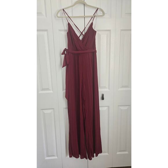 Lulu's Pleat and Thank You Wine Red Pleated Jumpsuit Sz S - Picture 13 of 16
